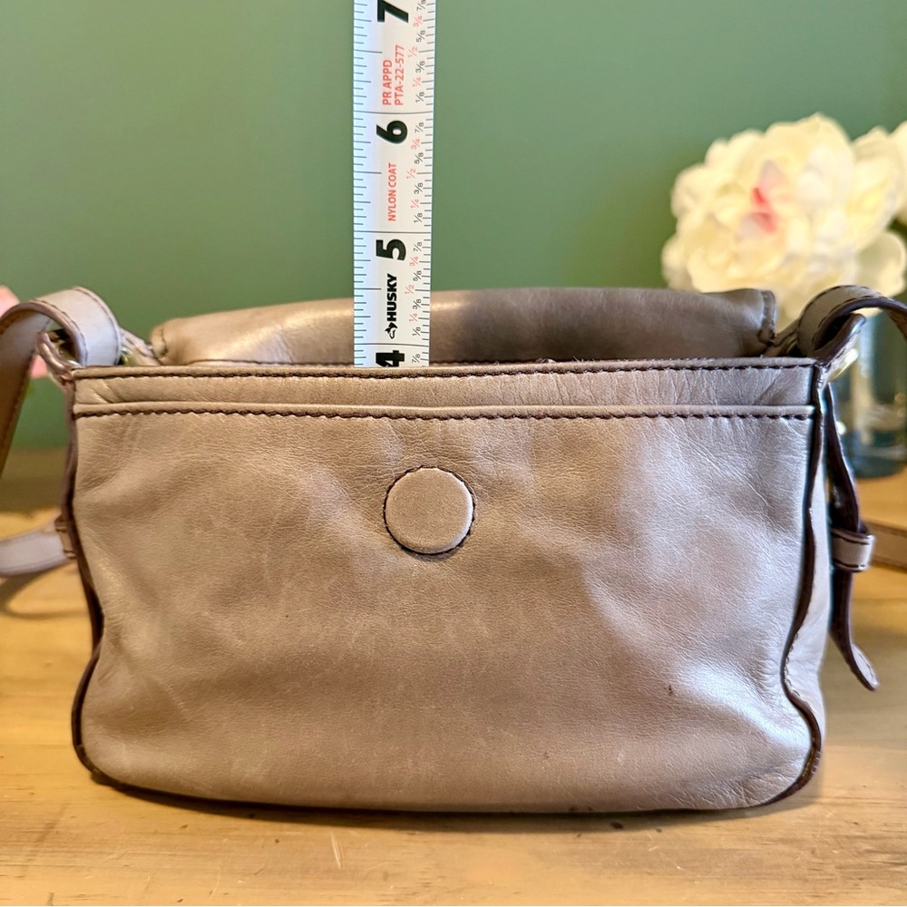 HOBO Taupe Tan Leather Crossbody Bag Soft Foldover Flap Magnetic Closure - Picture 14 of 15